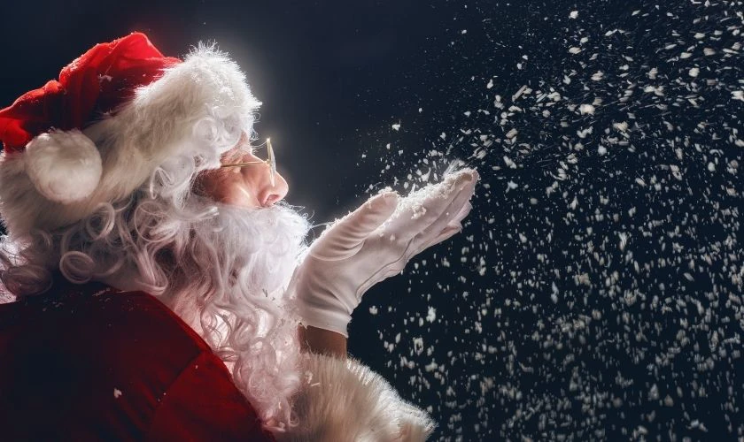 &Ocirc;ng gi&agrave; Noel thổi tuyết